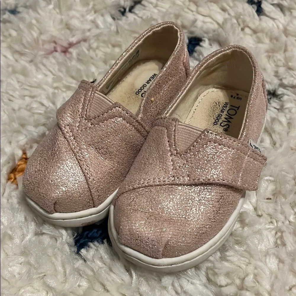TOMS toddler Glitter Pink Shoes